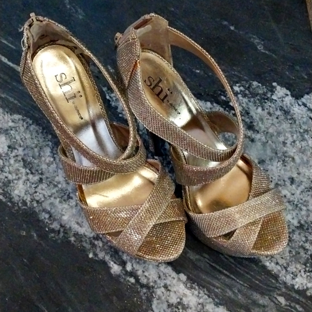 Shi by Journeys glitter heel gold champagne size 7.5